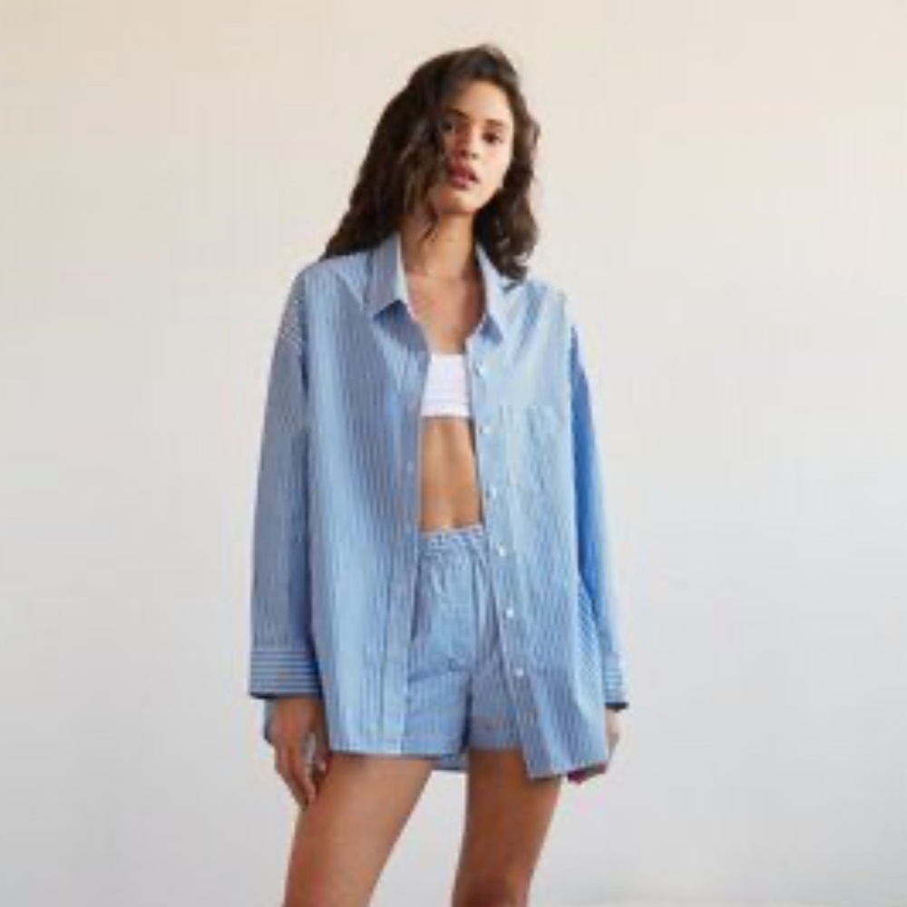 Aritzia Wilfred Free Boardwalk button down in Blue Bengal Strip.